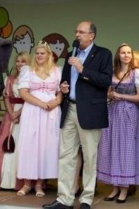 Hessens Familienminister Stefan Grüttner eröffnet den 6. Hessischen Familientag